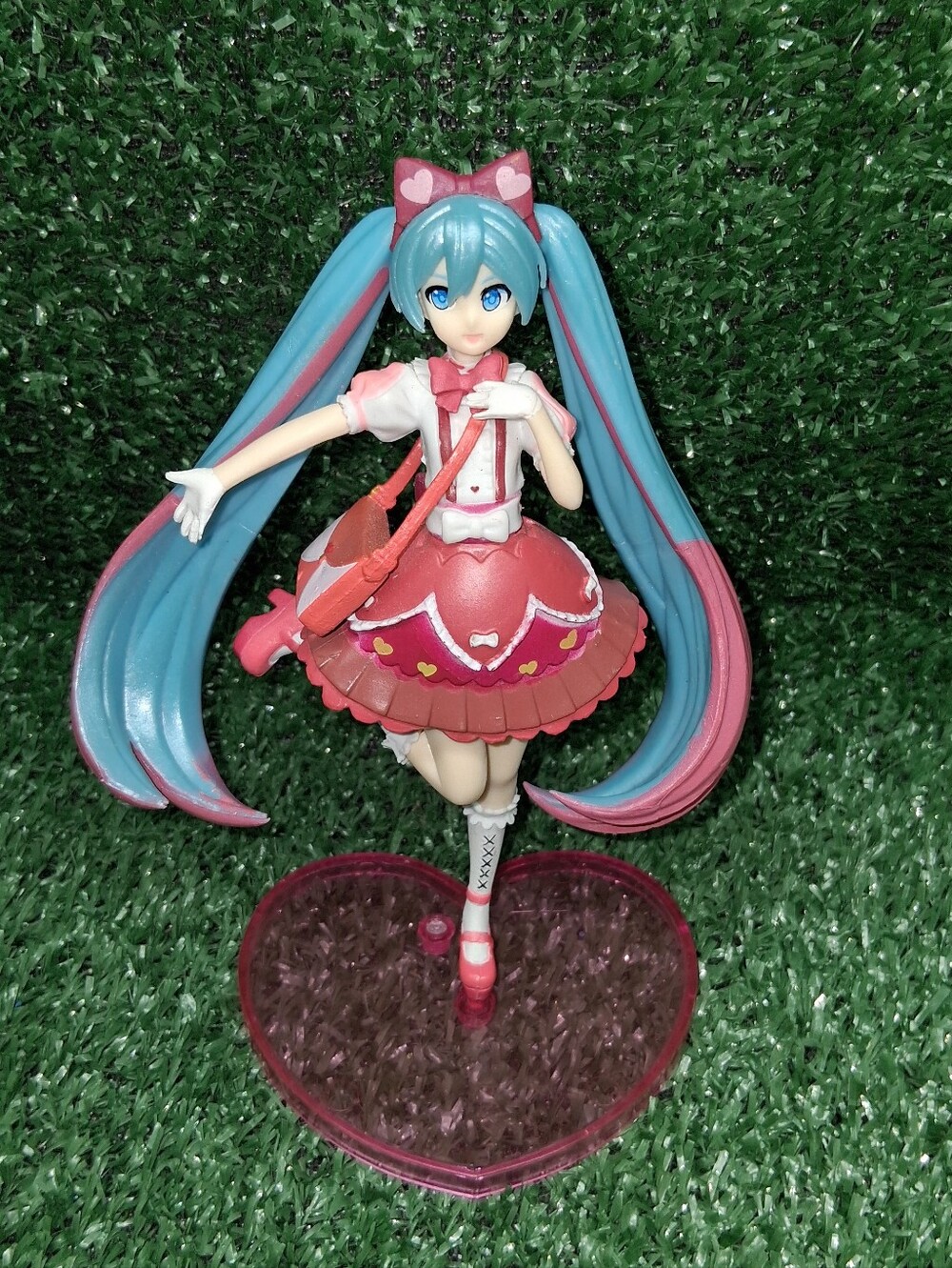 Hatsune Miku SEGA Ribbon Heart Super Premium Figure